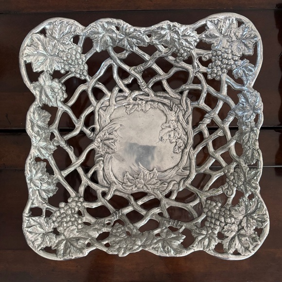 Arthur Court Silver Metal Lattice Grape Leaf Serving Decorative Bowl - Picture 3 of 13
